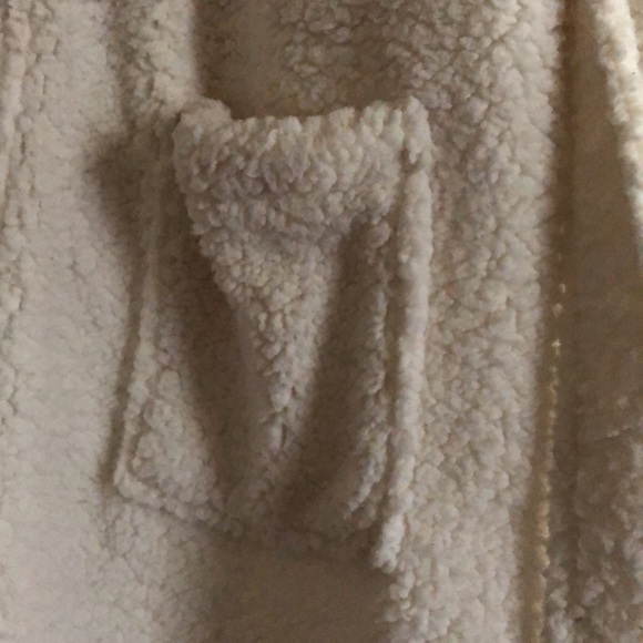 White Robe - Picture 3 of 4